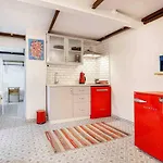Lovely Apartment W Garden /4Mins To Taksim Square