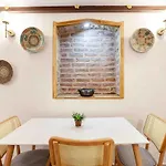 Lovely Apartment W Garden /4Mins To Taksim Square