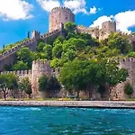 Istanbul Bogaz\'Inda, Bahceli, 5 Katli Villa-500M2