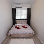 Merkuri Apartments
