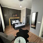 Lions Suit Hotel