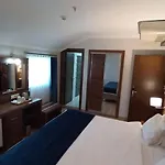 Rhiss Hotel Bostanci