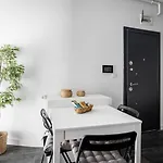 Airy Cozy Studio - Partial Seaview Balcony! #380