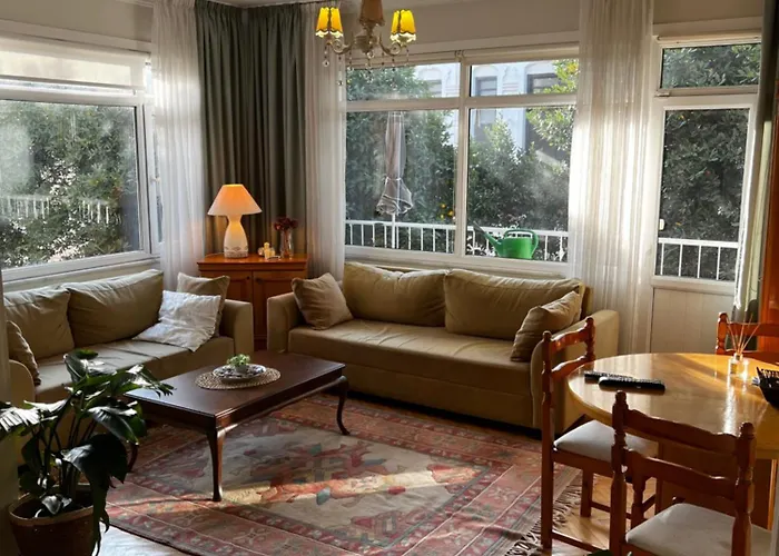 Very Close To Bosphorus, Beautiful 2 Rooms 1 Salon Flat, Excellent Location