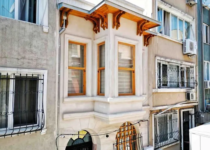 Refurbished Triplex In Taksim
