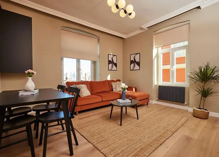 Spacious 3Br 2Bath Ac In Center - Santur D9