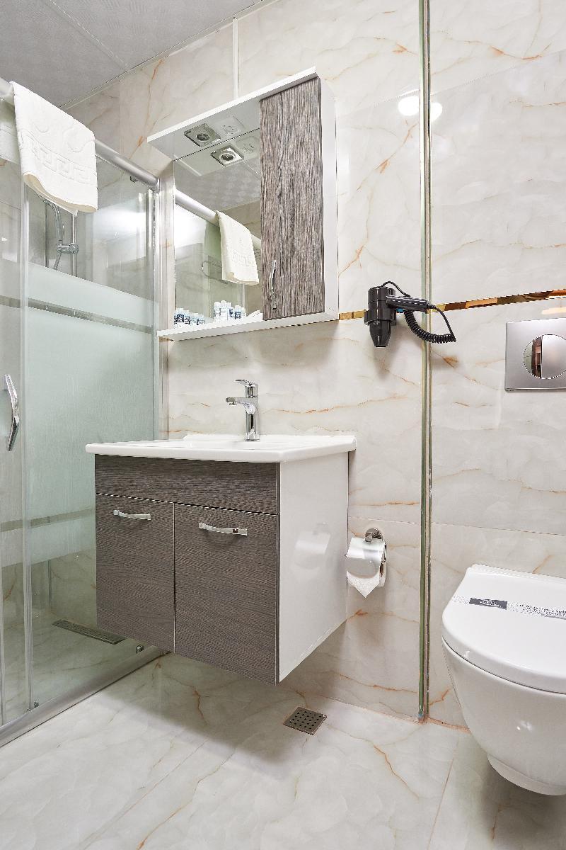 Renzo Hotel 4*