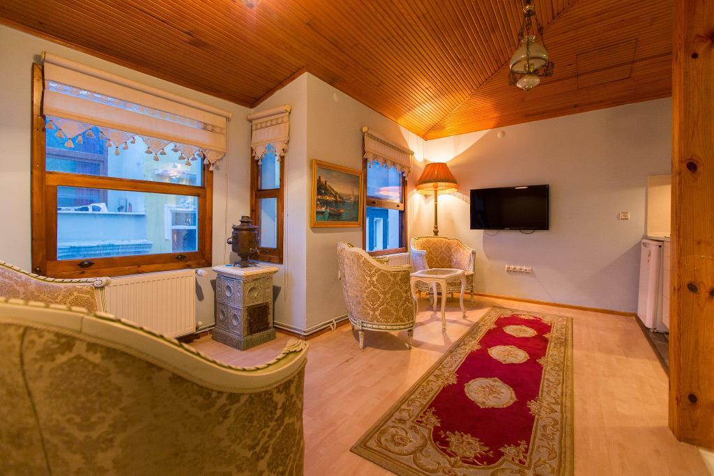 Aretias Antique House