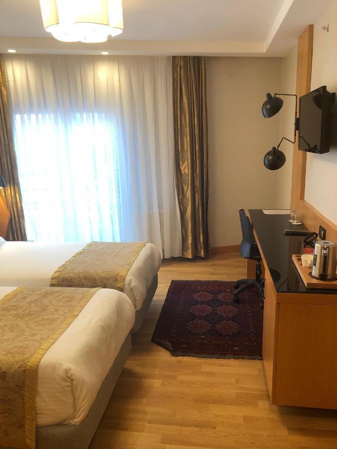Hotel Maywood 4*