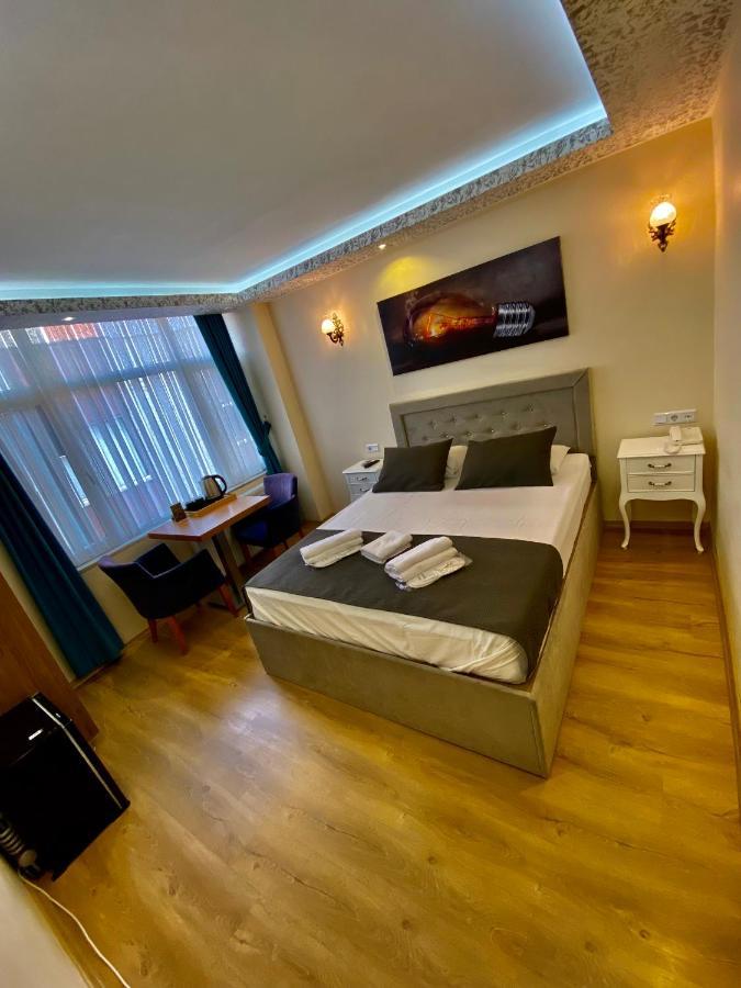 Ueskuedar Hotel