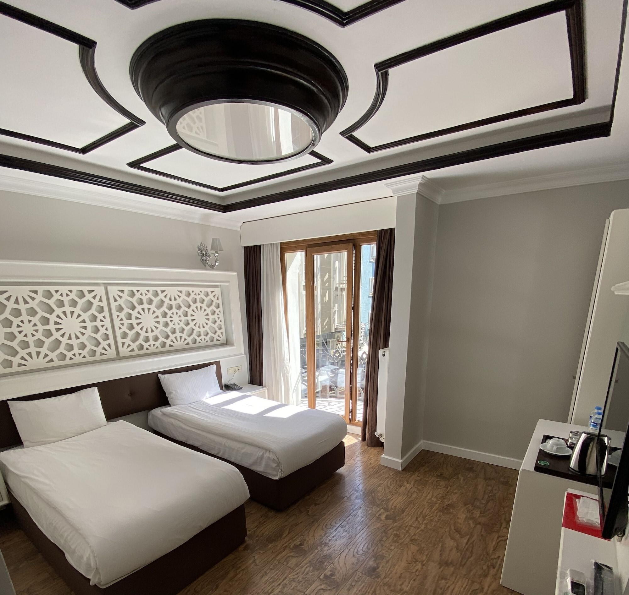Hotel Black Tulip 4*
