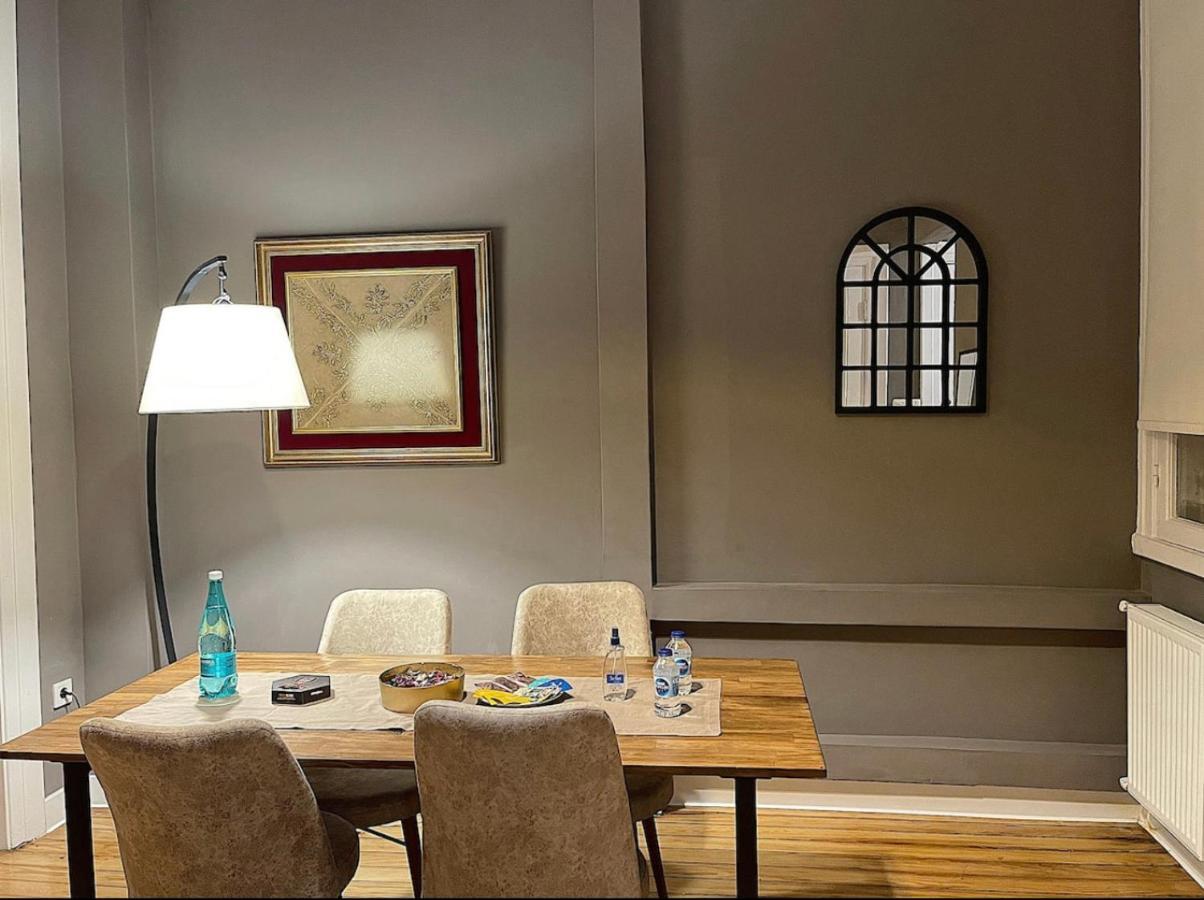 Renovated Art Deco Charm In The Heart Of Nisantasi Apartment