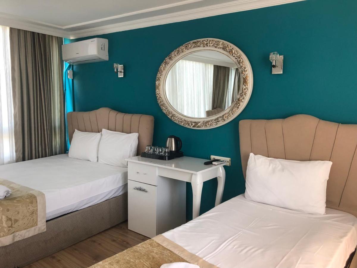Adora Cafe & Restaurant Hotel