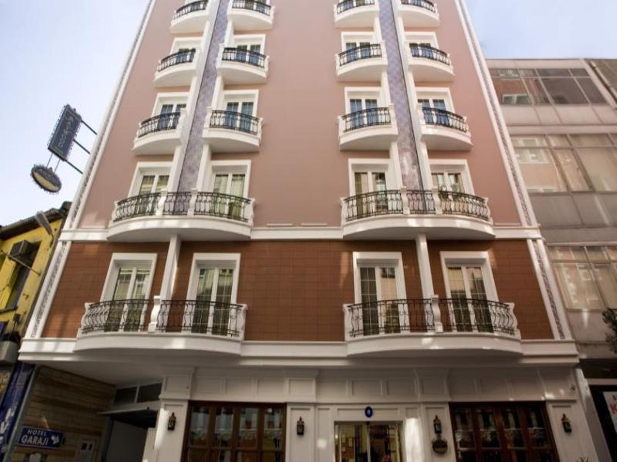 Maywood Hotel