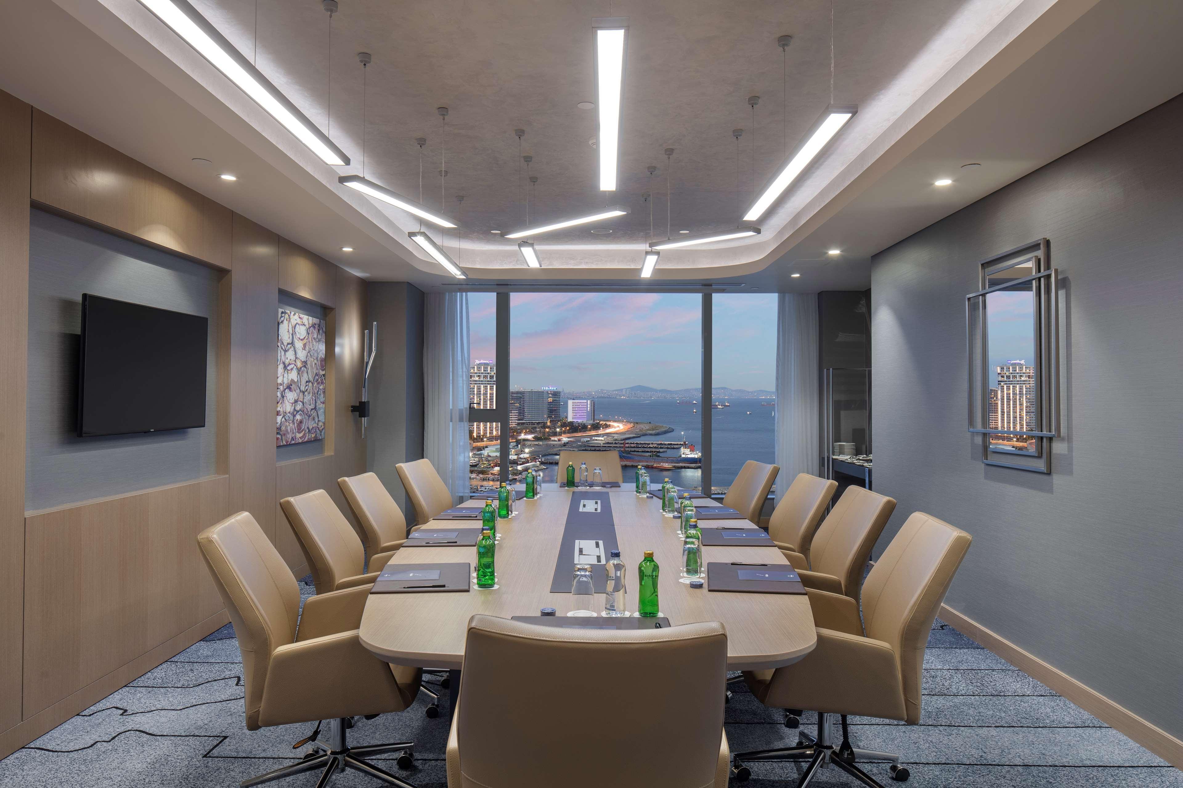 Hilton Bakirkoy Hotel 5*