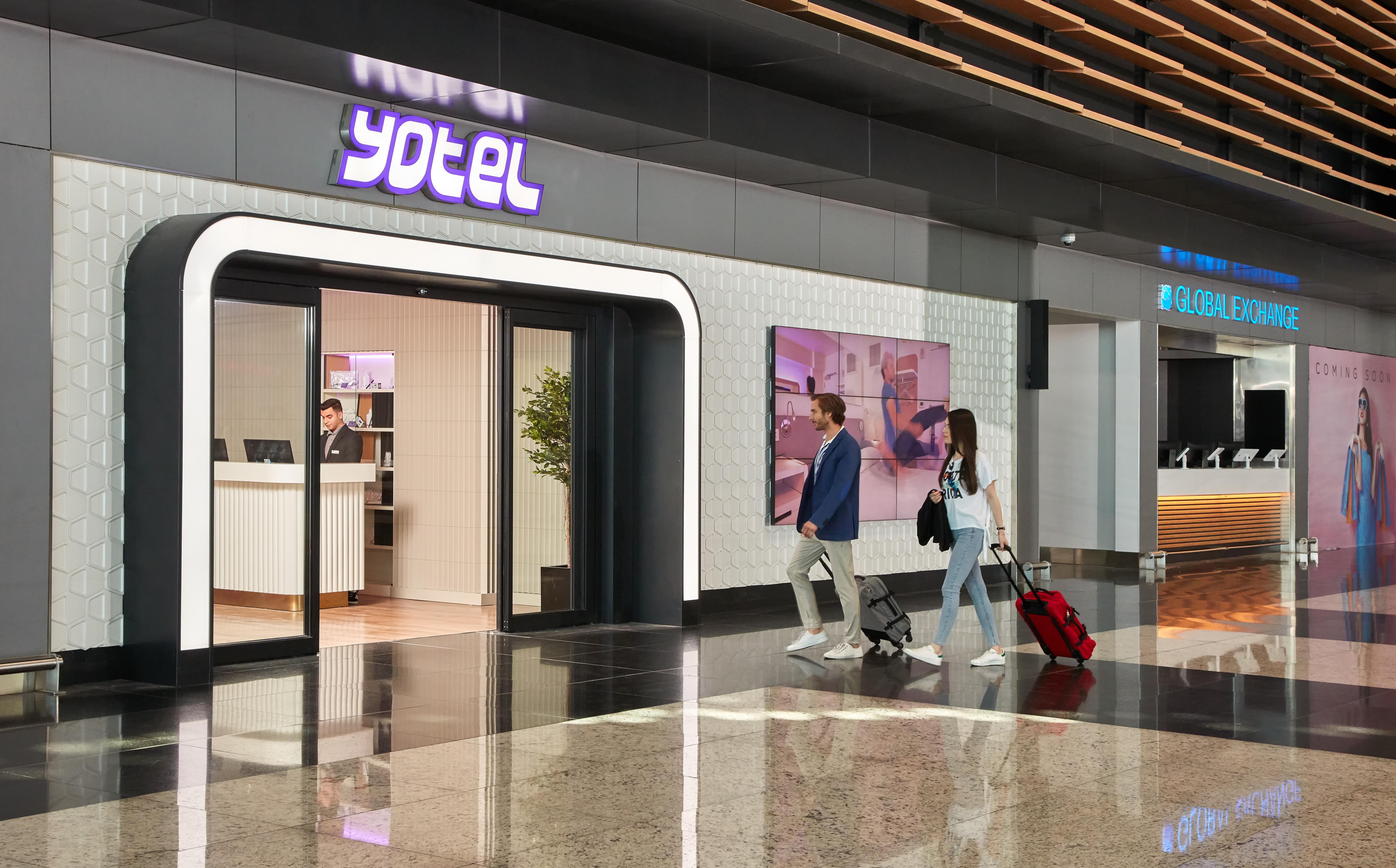 Yotel Airport, Entrance Hotel 2*