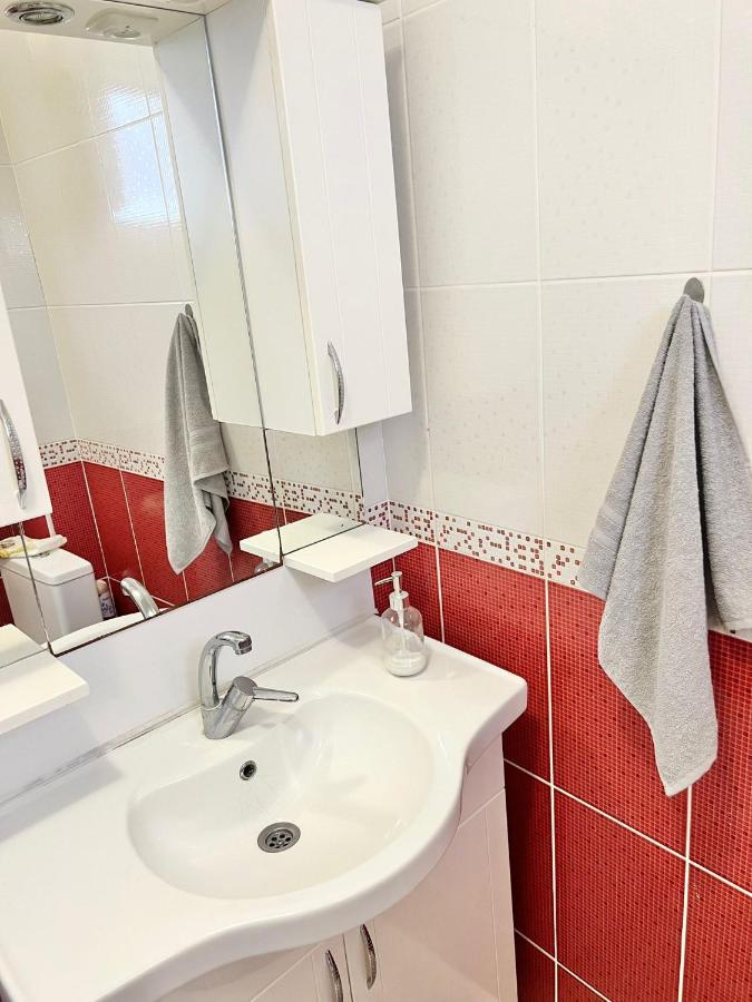 Very Close To Bosphorus, Beautiful 2 1 Salon Flat, Excellent Location Apartment