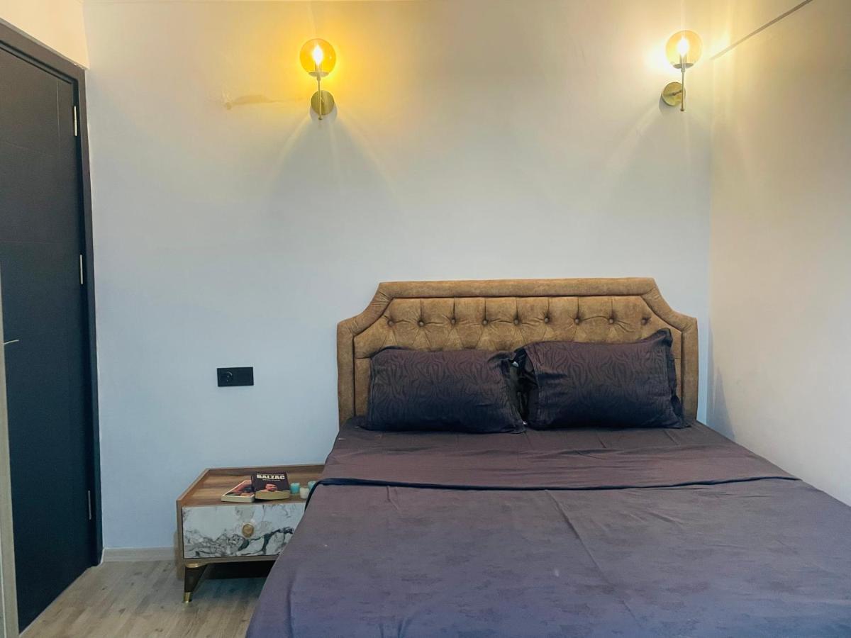 Lux With Perfect Location