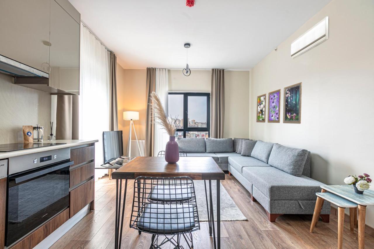212 Outlet Karsisinda Lux N7