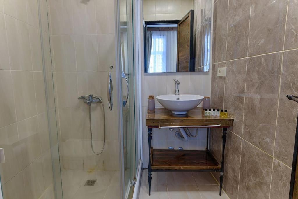 Apartment Azad Homes Tomtom *