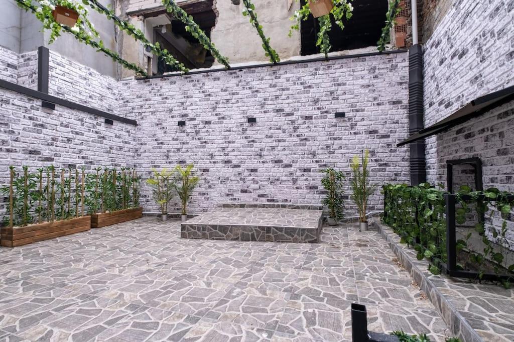 Azad Homes Tomtom