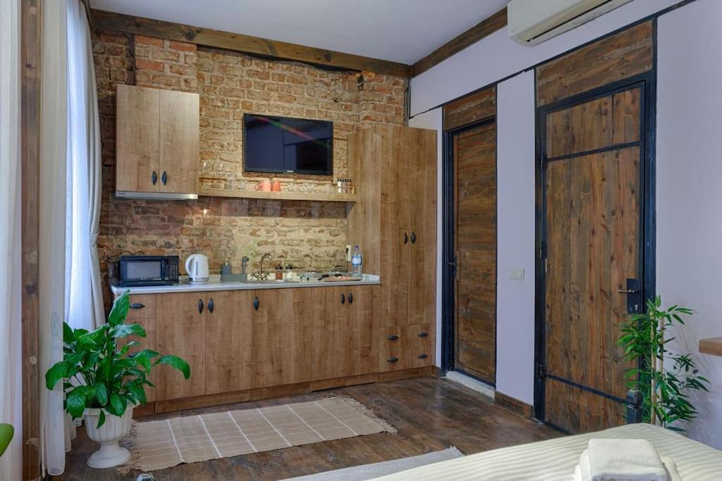 Azad Homes Tomtom Apartment