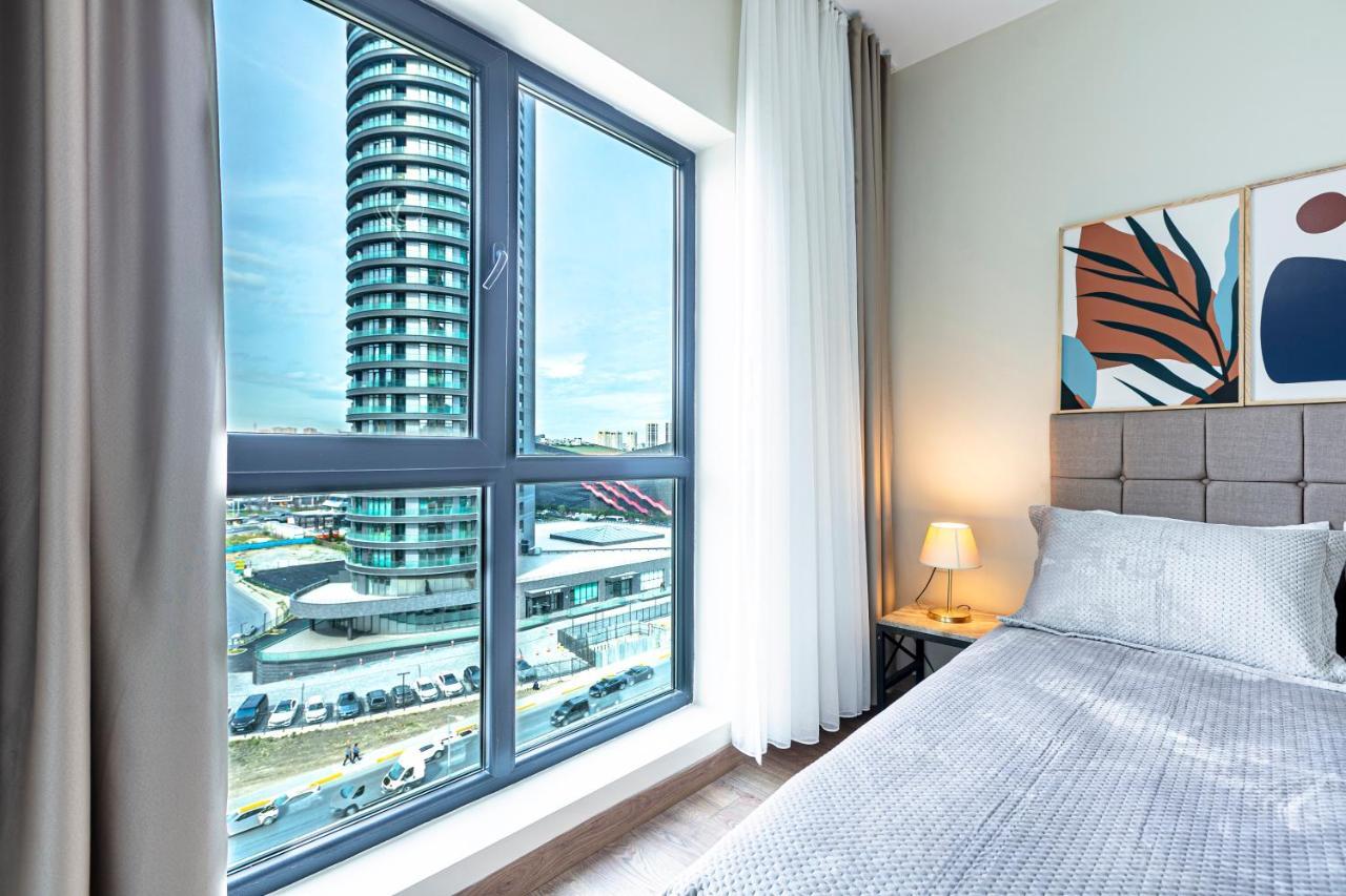 212 Outlet Karsisinda Lux N7 * Istanbul