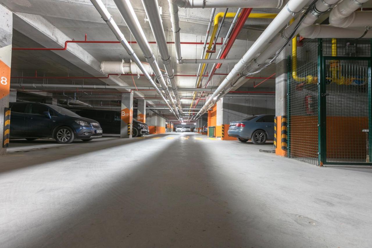 212 Outlet Karsisinda Lux N7 * Istanbul