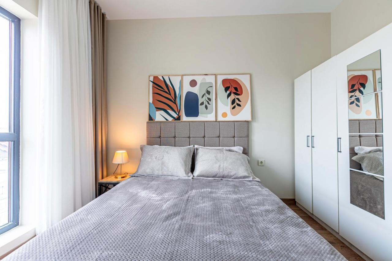 212 Outlet Karsisinda Lux N7