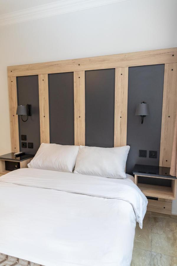 Galley Otel