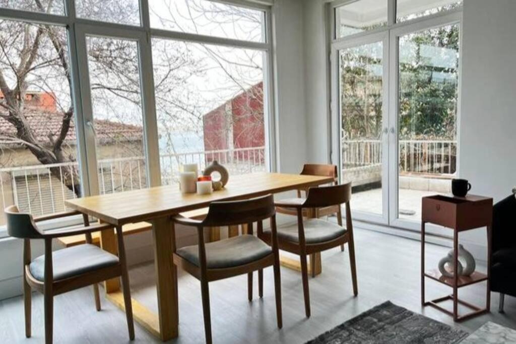 Wonder Homes- Stylish 4br Flat, Terrace, Sea View, Kabatas * Istanbul