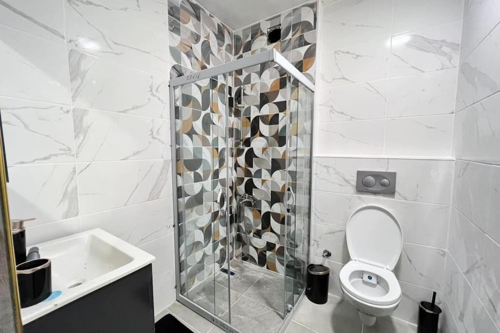 Wonder Homes- Stylish 4br Flat, Terrace, Sea View, Kabatas Istanbul