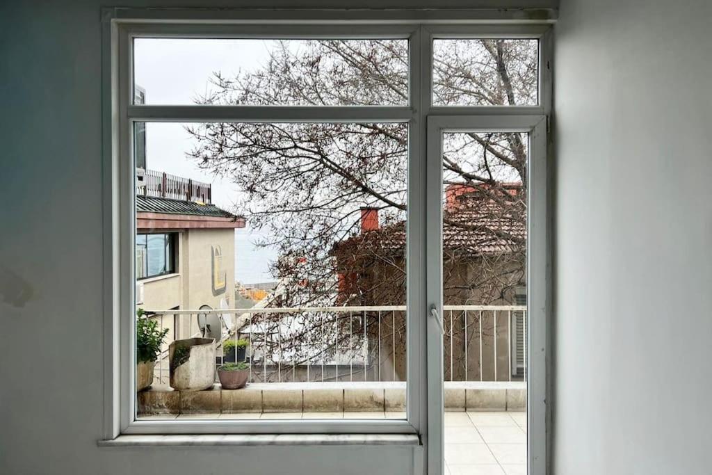 Wonder Homes- Stylish 4br Flat, Terrace, Sea View, Kabatas * Istanbul