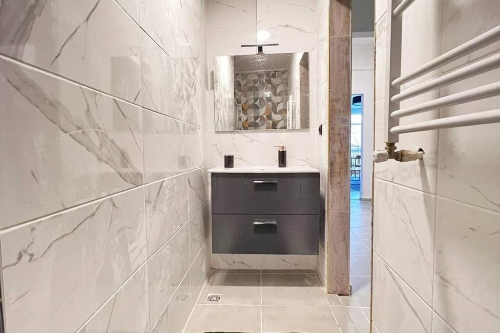 Apartment Wonder Homes- Stylish 4br Flat, Terrace, Sea View, Kabatas Istanbul