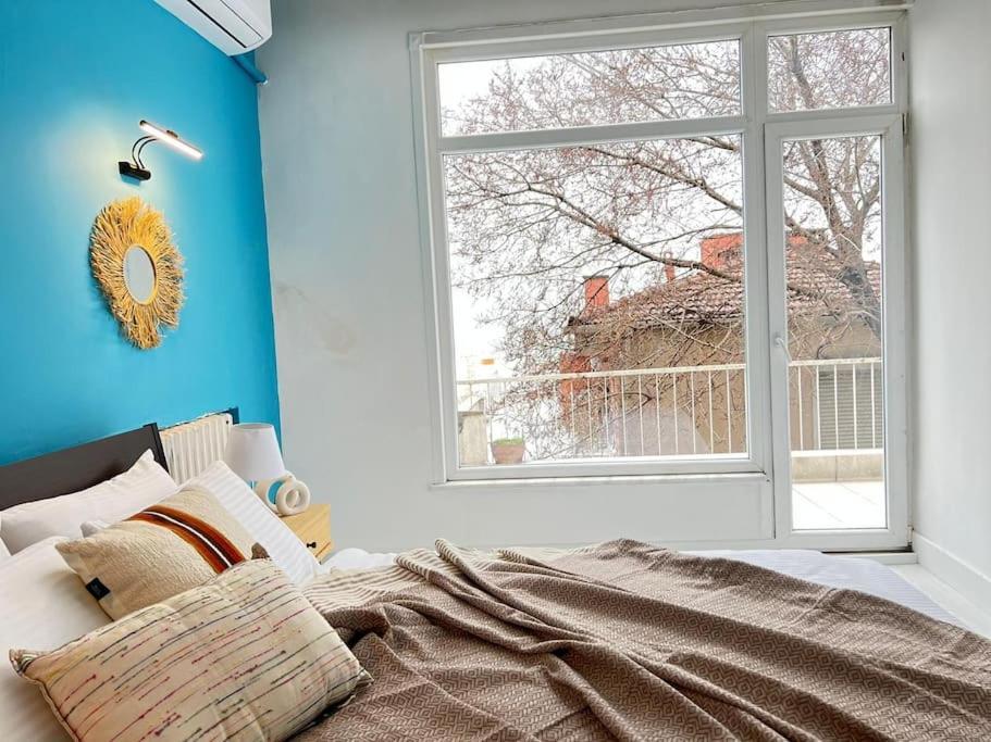 Wonder Homes- Stylish 4br Flat, Terrace, Sea View, Kabatas * Istanbul