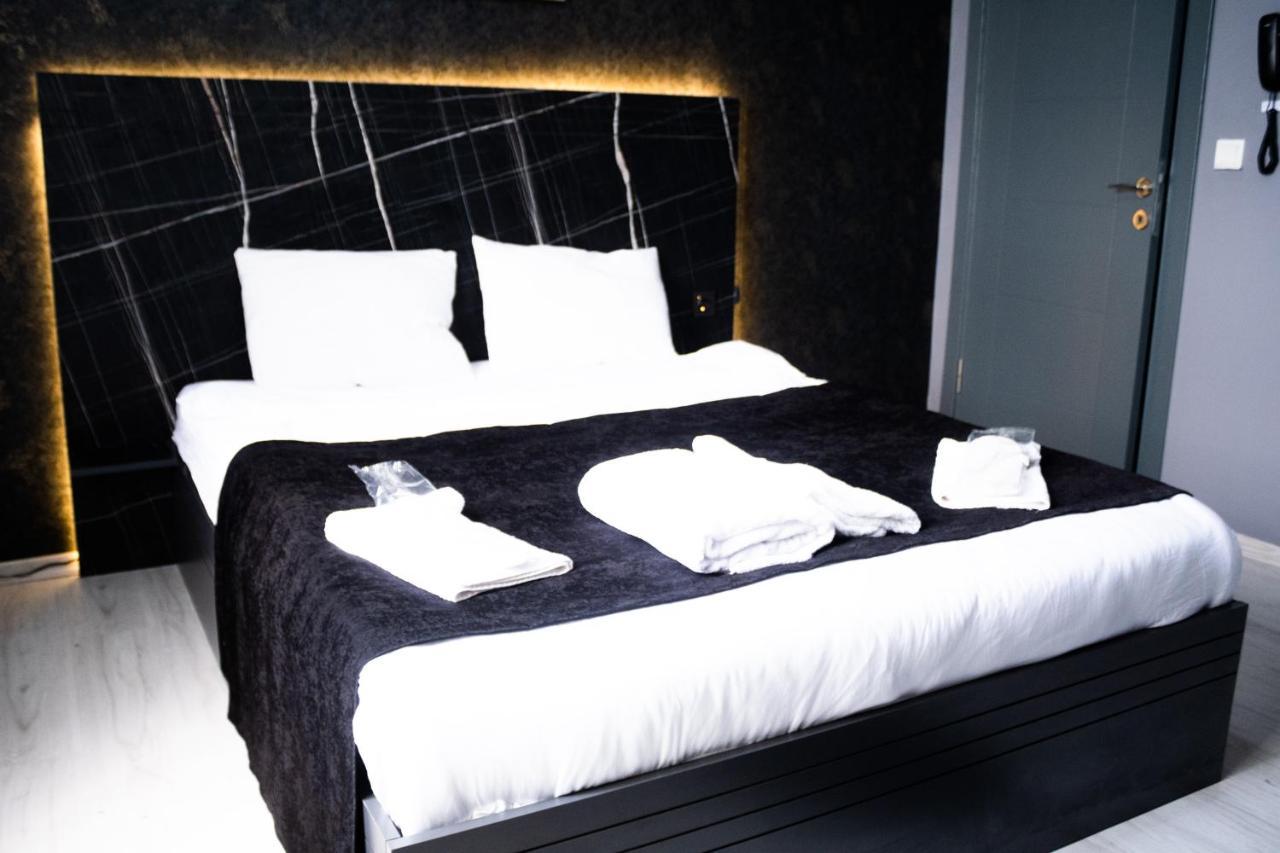 Lions Apart Otel *