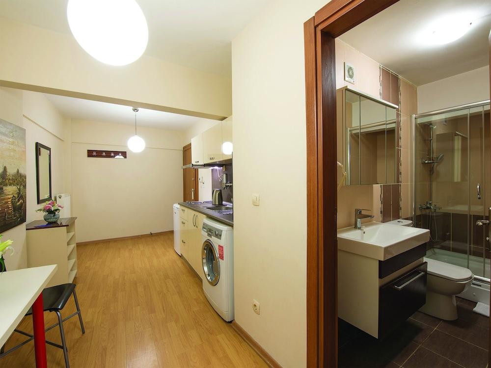 Blueway Aparthotel 3*