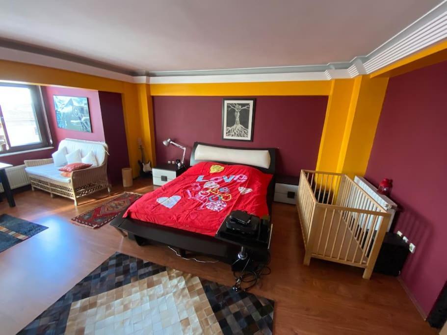 Bogaz'inda, Bahceli, 5 Katli Villa-500m2 Holiday home *