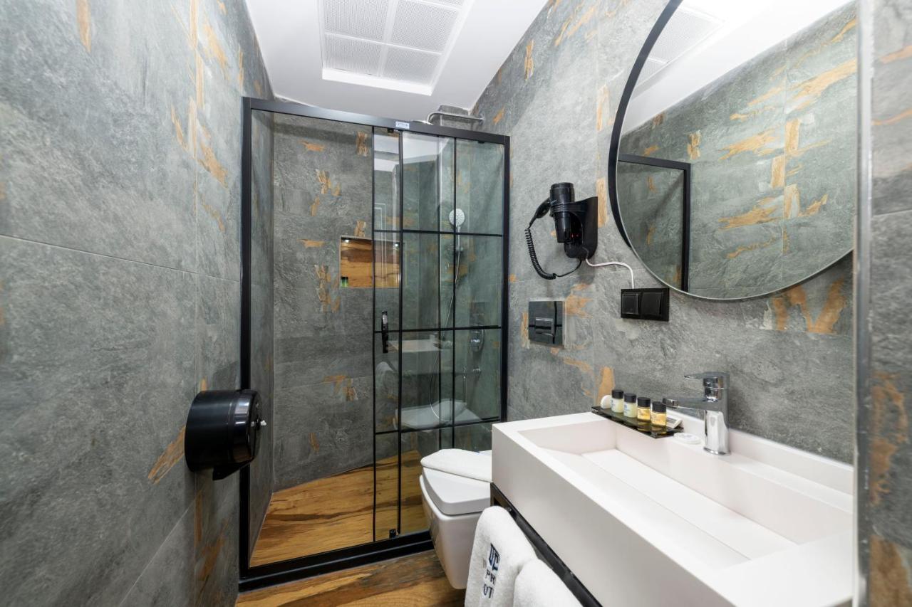The Private Airport Otel 3*