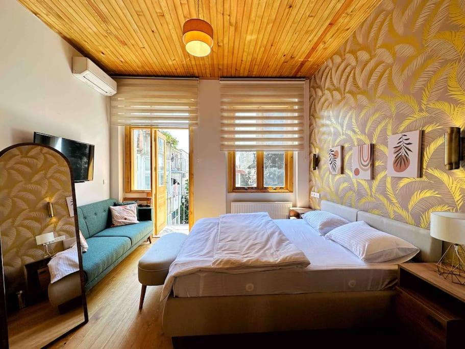 Refurbished Triplex In Taksim *