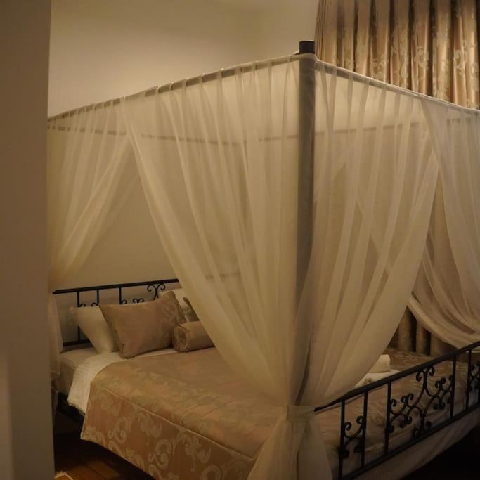 Galata Kulesi Yakininda Genis 3+1 Tarihi Apartment