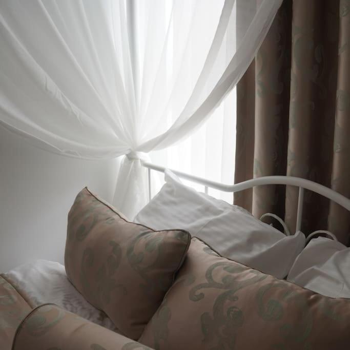 Galata Kulesi Yakininda Genis 3+1 Tarihi Apartment