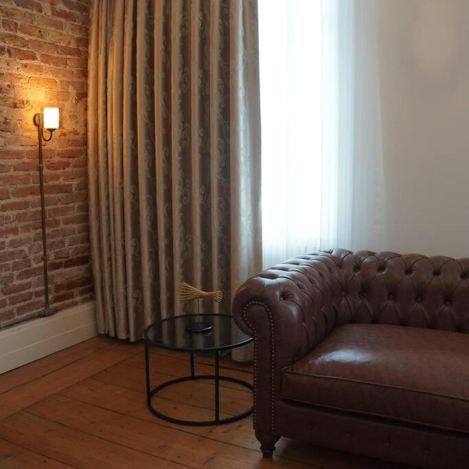 Galata Kulesi Yakininda Genis 3+1 Tarihi Apartment