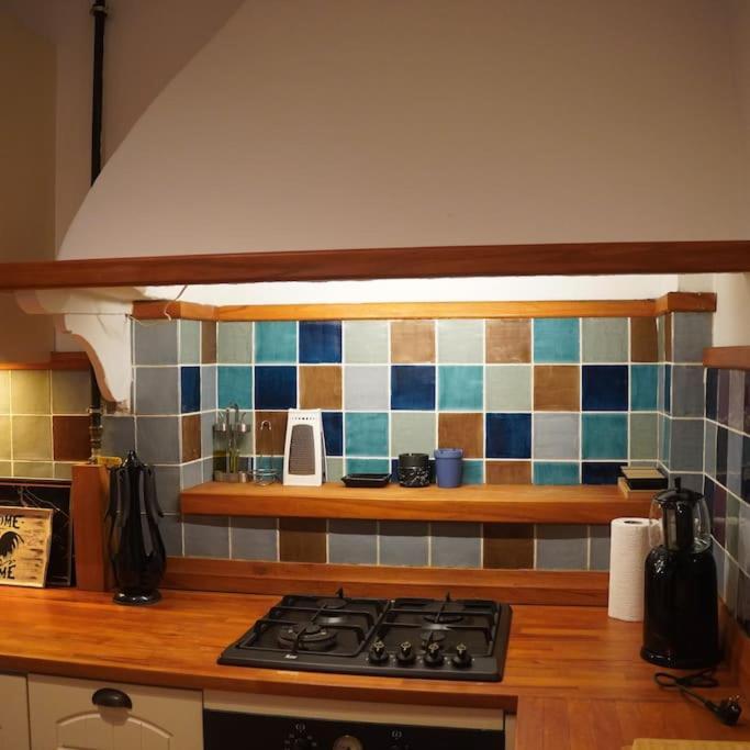 Galata Kulesi Yakininda Genis 3+1 Tarihi Apartment