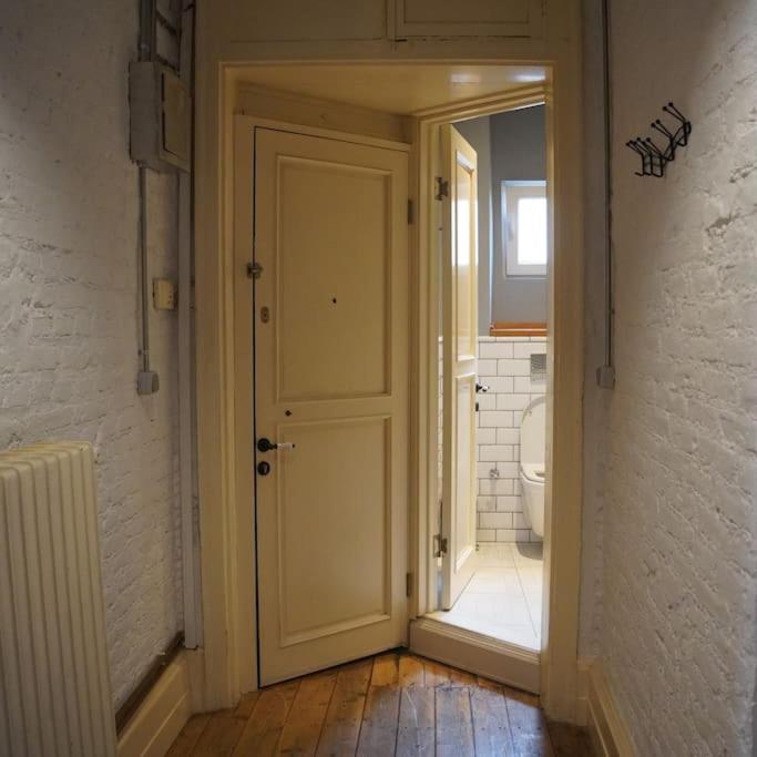 Galata Kulesi Yakininda Genis 3+1 Tarihi Apartment