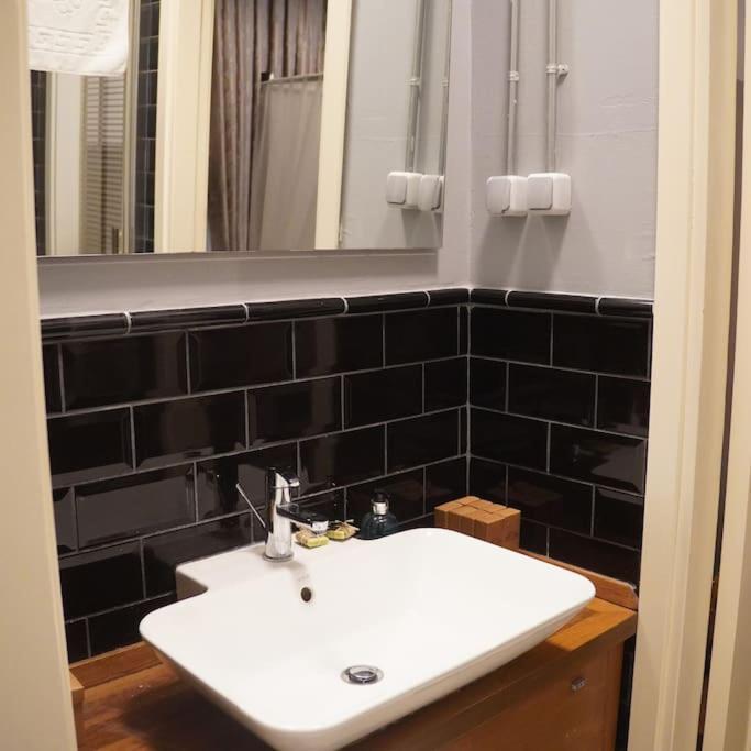 Galata Kulesi Yakininda Genis 3+1 Tarihi Apartment *