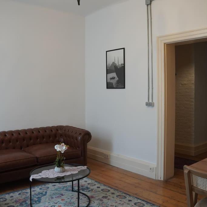 Galata Kulesi Yakininda Genis 3+1 Tarihi Apartment Istanbul