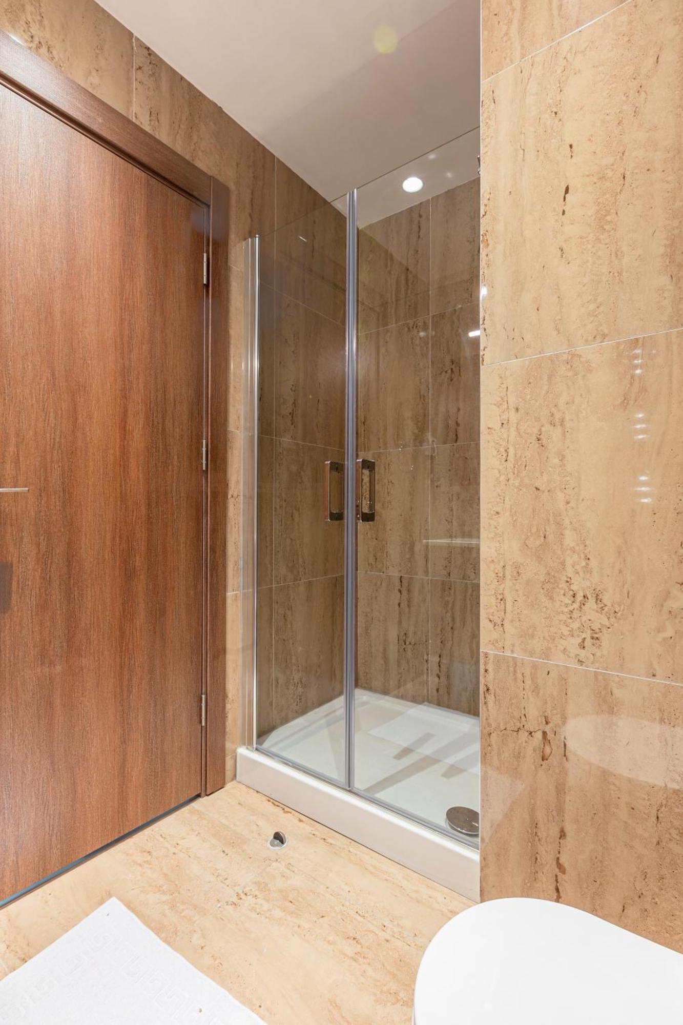 212 Outlet Karsisinda Lux N7 *