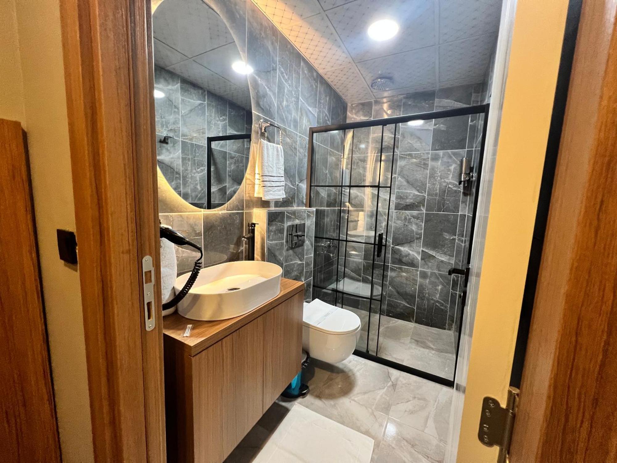 Hotel Vipinnhotels *