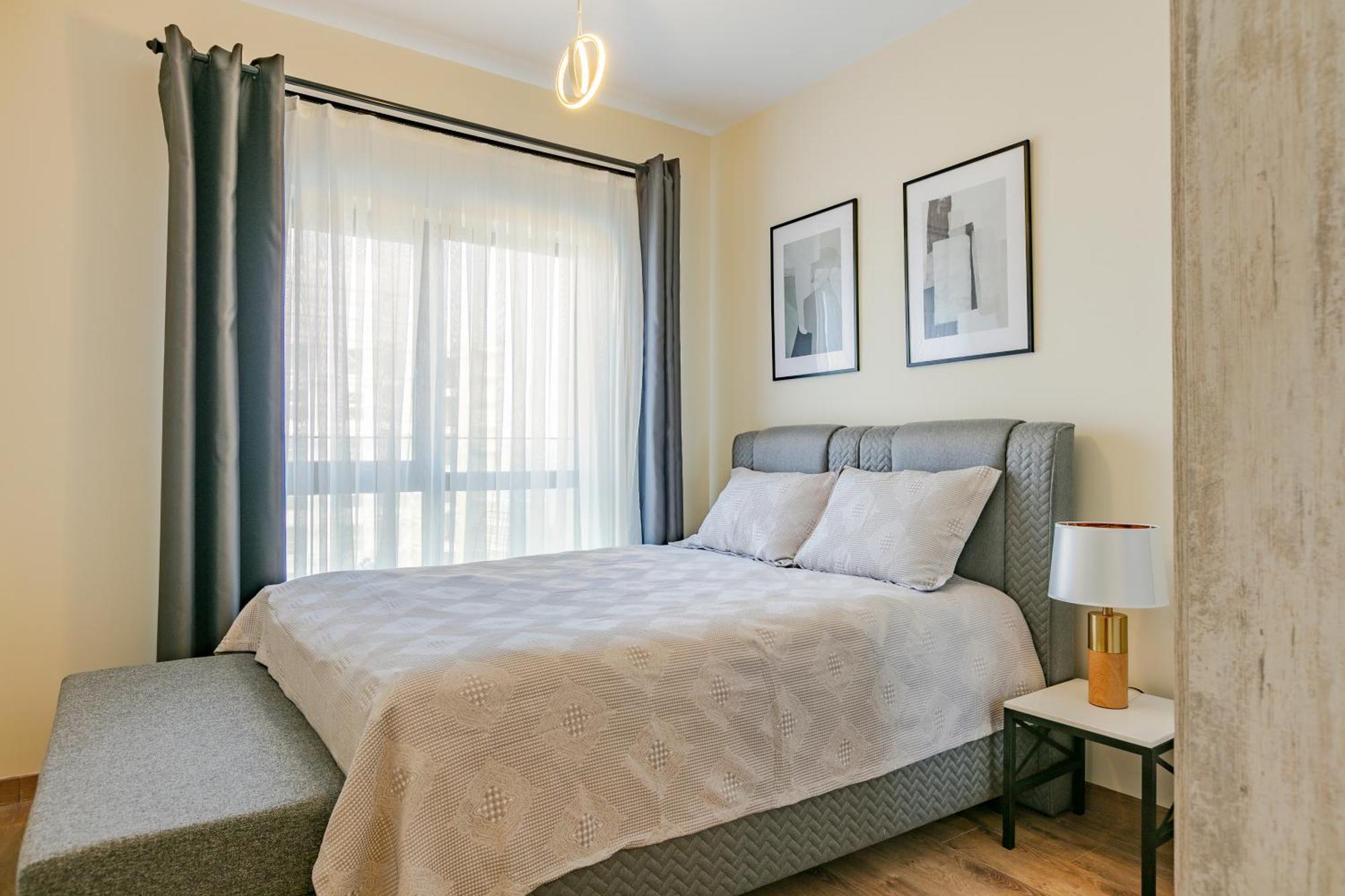 212 Outlet Karsisinda Lux N7 Istanbul